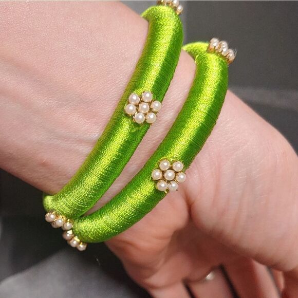 Lot of 2 Lime Green Bangle Bracelets with Pearl Flowers - Picture 3 of 4